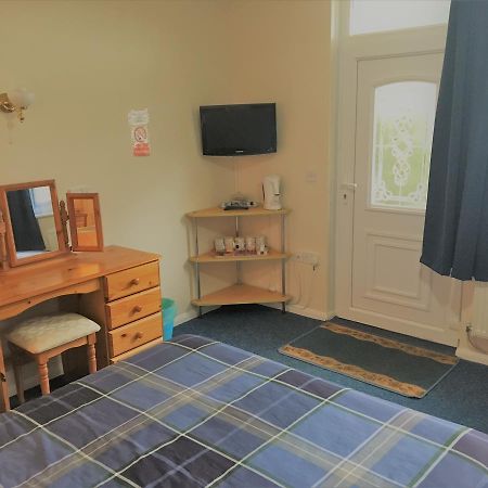 Nant-Y-Ffin Hotel Llandissilio Eksteriør bilde