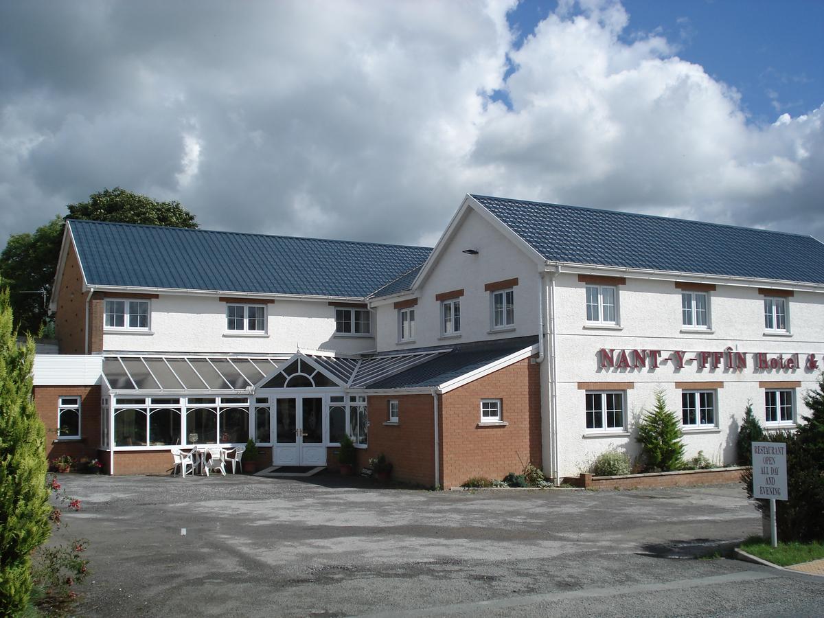 Nant-Y-Ffin Hotel Llandissilio Eksteriør bilde