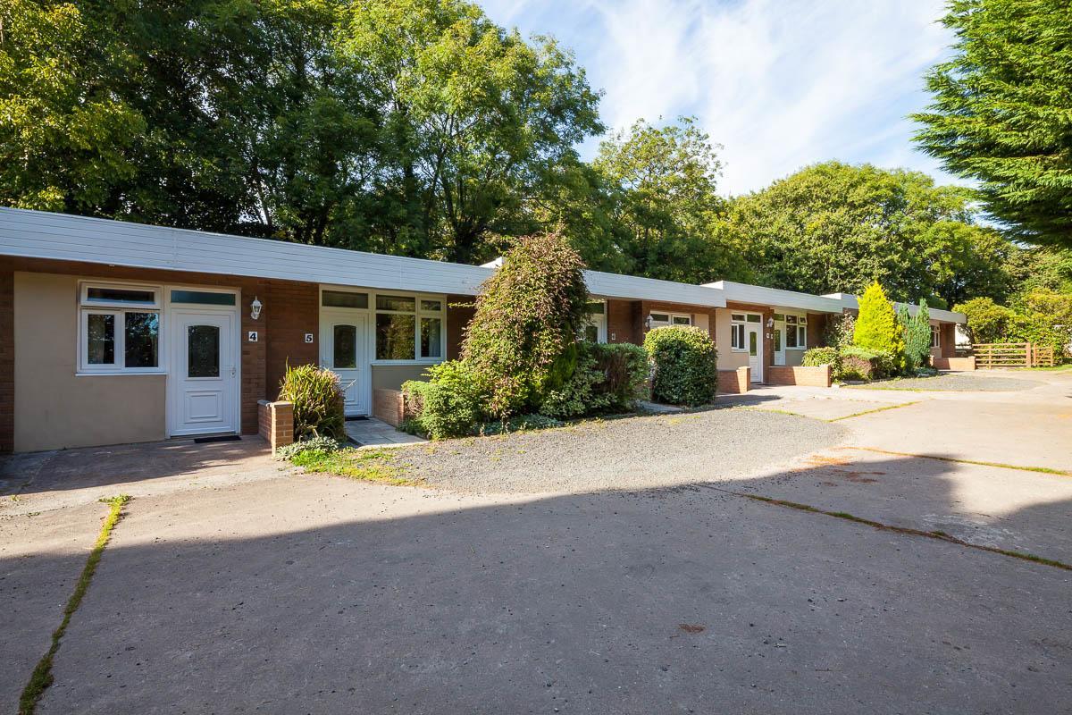 Nant-Y-Ffin Hotel Llandissilio Eksteriør bilde