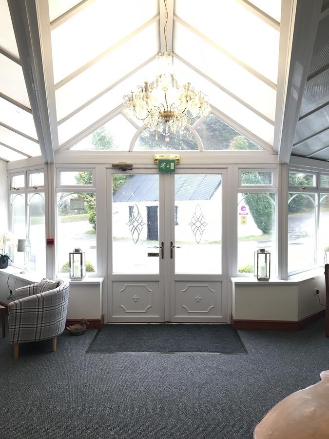 Nant-Y-Ffin Hotel Llandissilio Eksteriør bilde