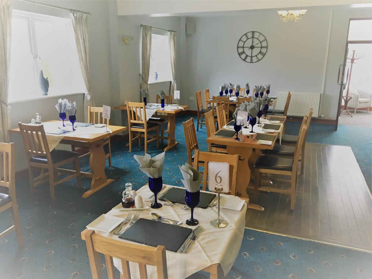 Nant-Y-Ffin Hotel Llandissilio Eksteriør bilde