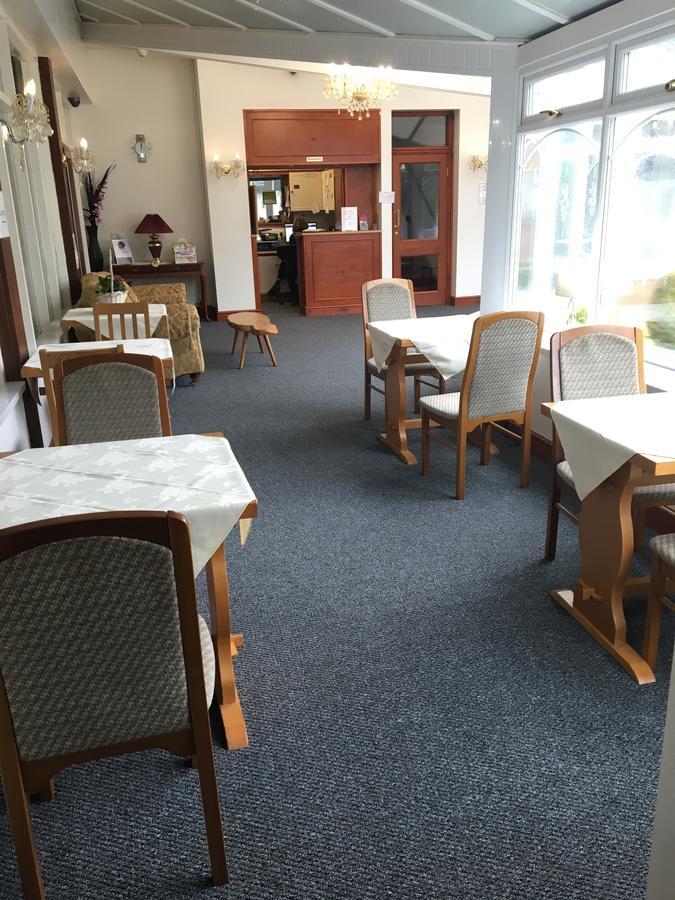 Nant-Y-Ffin Hotel Llandissilio Eksteriør bilde