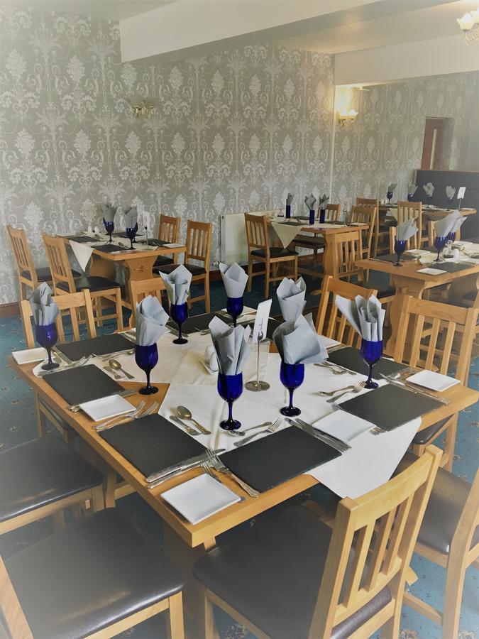 Nant-Y-Ffin Hotel Llandissilio Eksteriør bilde