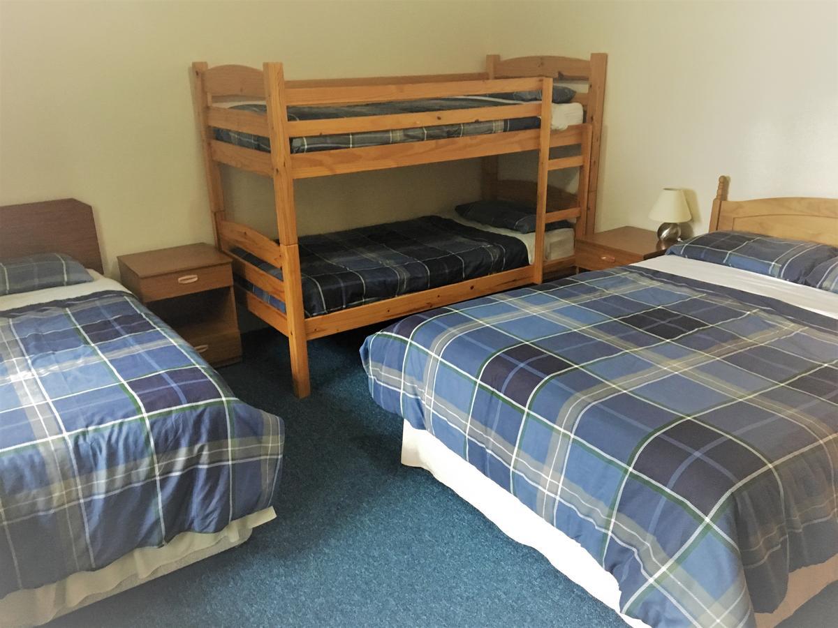 Nant-Y-Ffin Hotel Llandissilio Eksteriør bilde