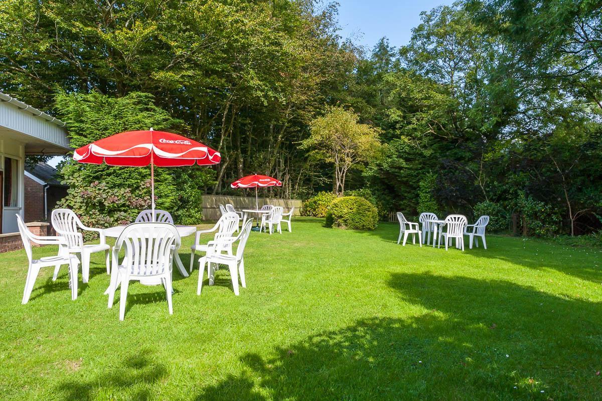 Nant-Y-Ffin Hotel Llandissilio Eksteriør bilde