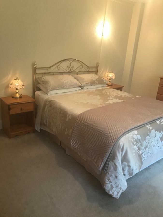 Nant-Y-Ffin Hotel Llandissilio Eksteriør bilde
